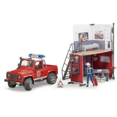 Bruder Remiza strażacka z Land Roverem Defender straży pożarnej  ze strażakiem 62701